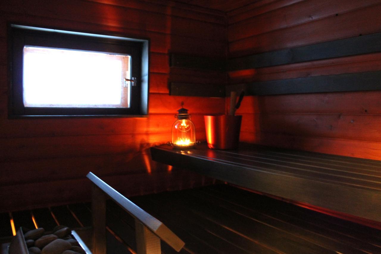 Paljakka Moekit