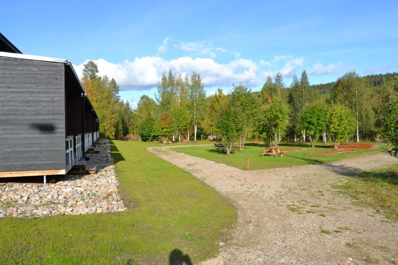 Paljakka Moekit *